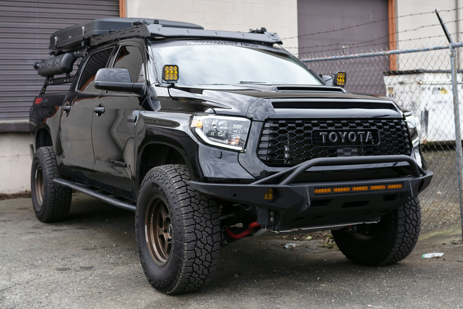 TRD 
アルファード、ヴェルファイア  マフラー David Moon's Midnight Black 2021 Toyota Tundra TRD Pro: A Detailed